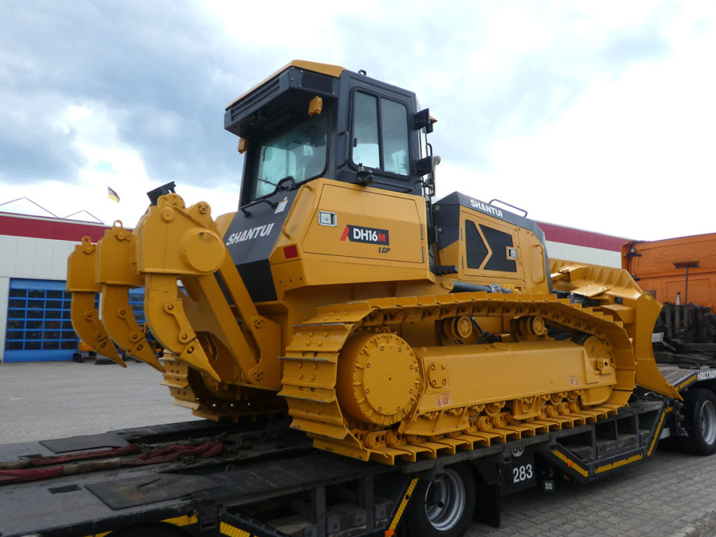 Shantui Bulldozer Anlieferung zur Klarmann-Lembach Group